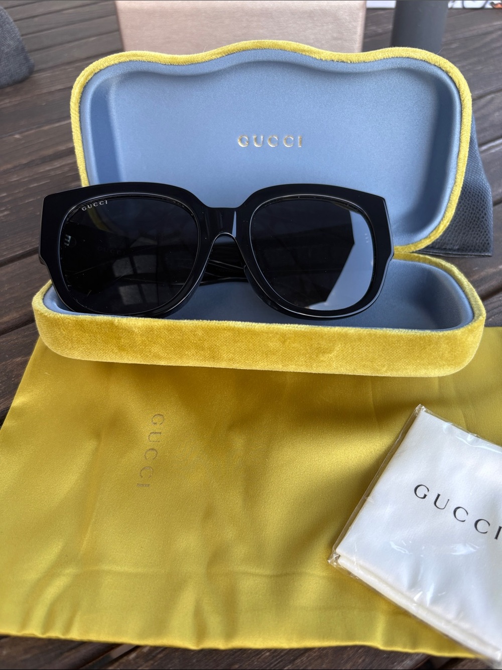 Gucci Black Oversized Square Sunglasses with Dark Lenses